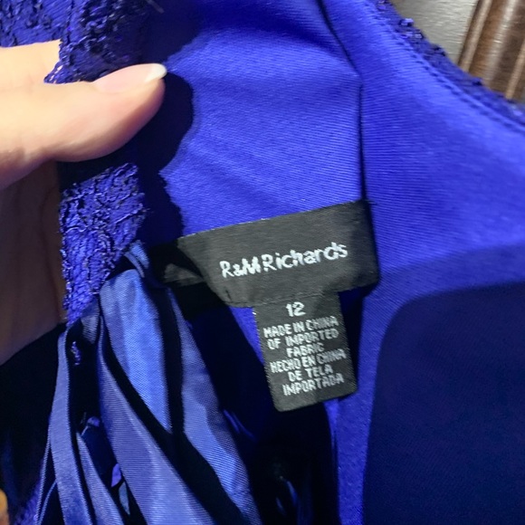 Beautiful gown looks better in person than in picture. has a corset back. - Picture 3 of 3